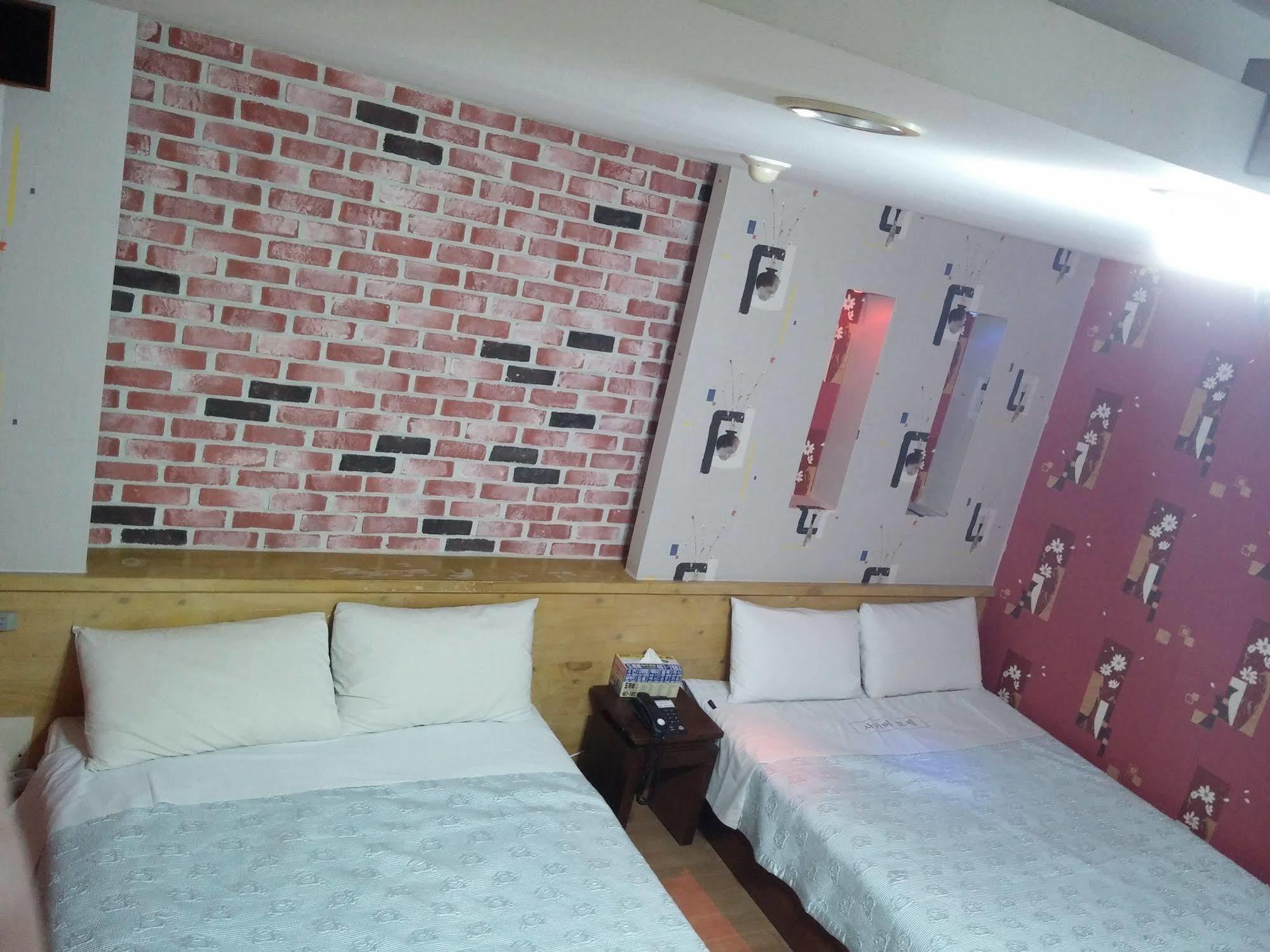 Cyber Motel Гунсан Екстериор снимка