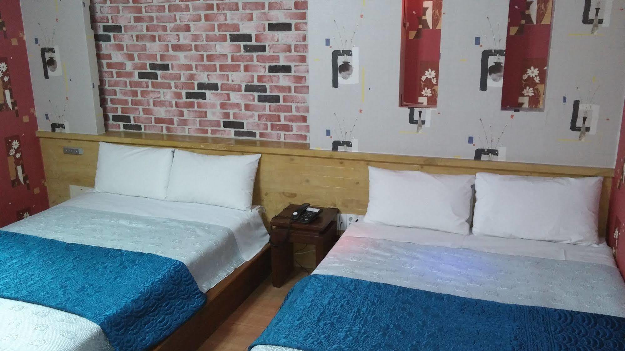 Cyber Motel Гунсан Екстериор снимка